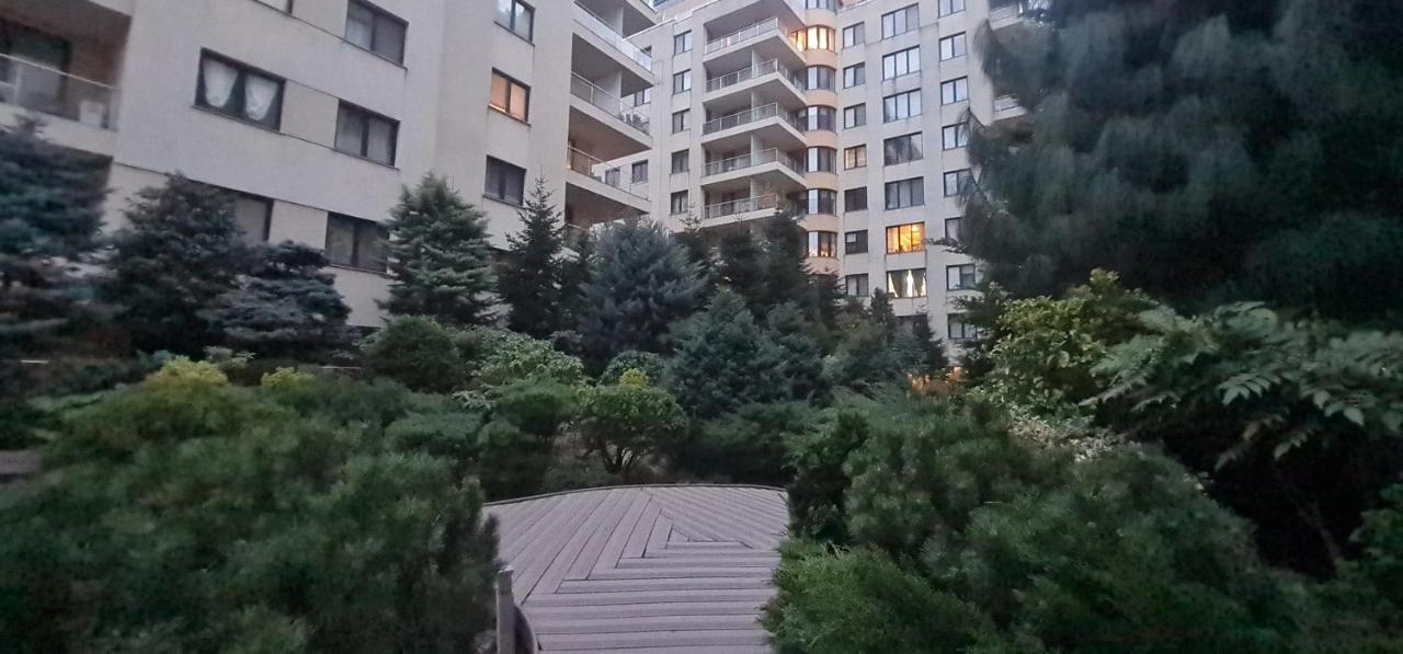 Garden Oasis Studio Bucharest Exterior photo