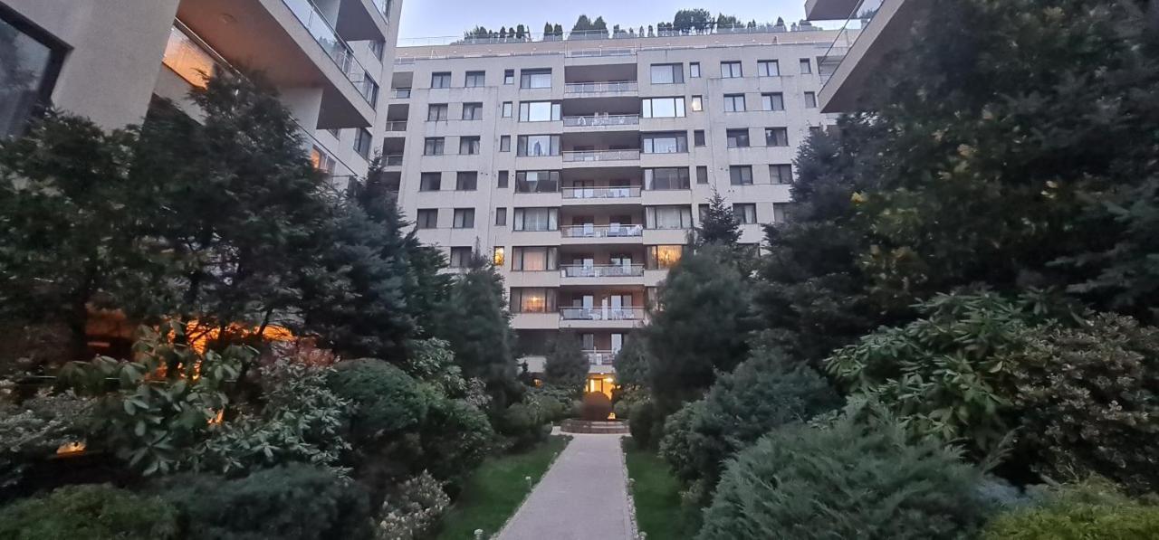Garden Oasis Studio Bucharest Exterior photo